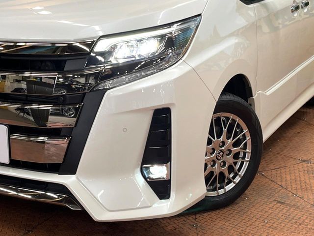 TOYOTA NOAH HYBRID 2020