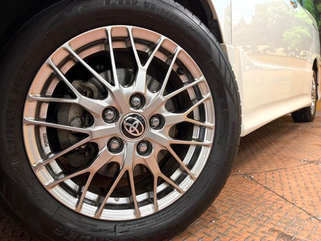 TOYOTA NOAH HYBRID 2020