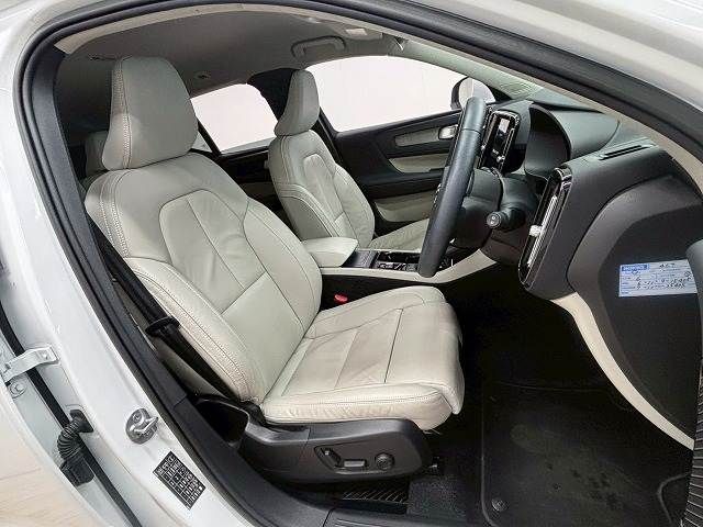 VOLVO VOLVO XC40 2022