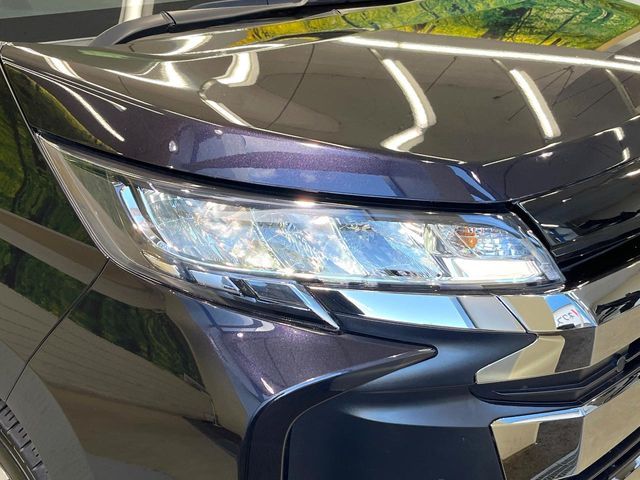 TOYOTA NOAH 2023