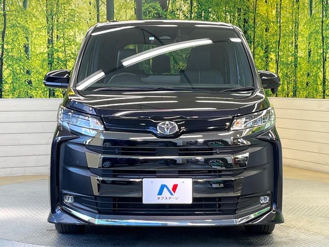 TOYOTA NOAH 2023