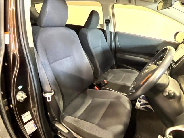 TOYOTA SIENTA HYBRID 2015