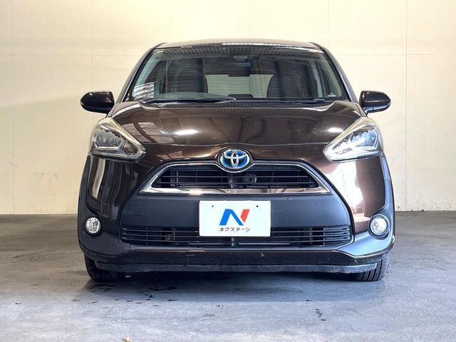 TOYOTA SIENTA HYBRID 2015