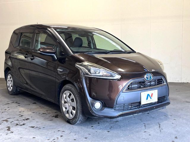 TOYOTA SIENTA HYBRID 2015