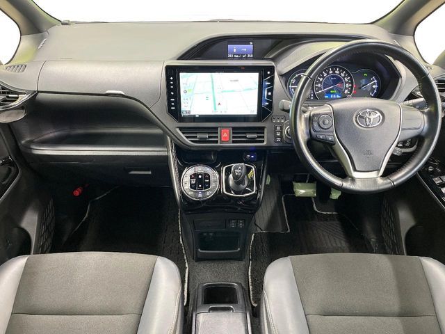 TOYOTA NOAH HYBRID 2019