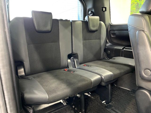 TOYOTA NOAH HYBRID 2019