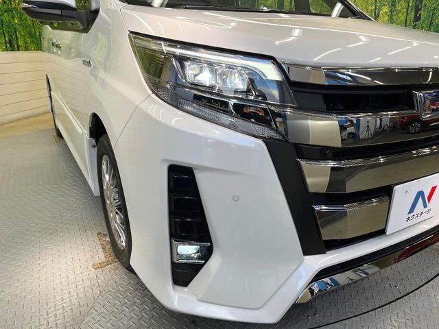 TOYOTA NOAH HYBRID 2019