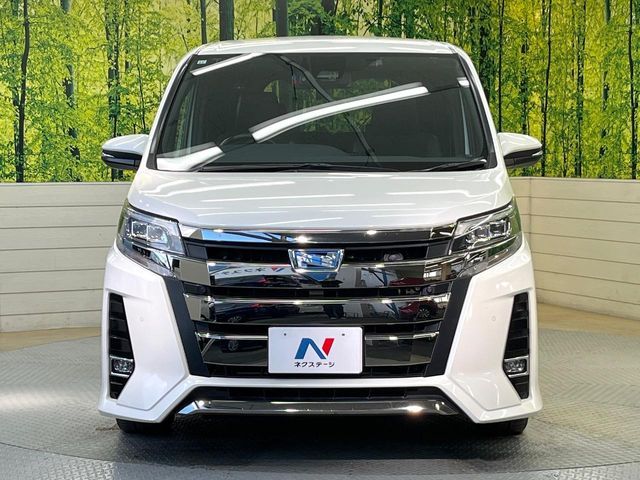 TOYOTA NOAH HYBRID 2019