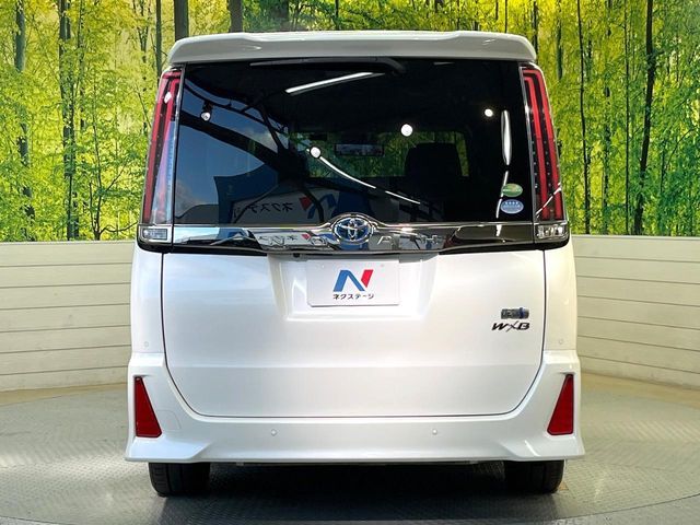 TOYOTA NOAH HYBRID 2019