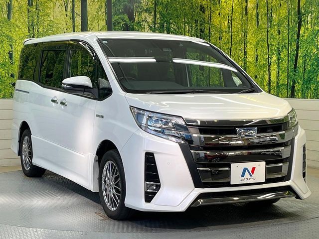 TOYOTA NOAH HYBRID 2019