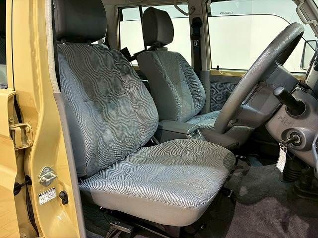 TOYOTA LANDCRUISER van 2015