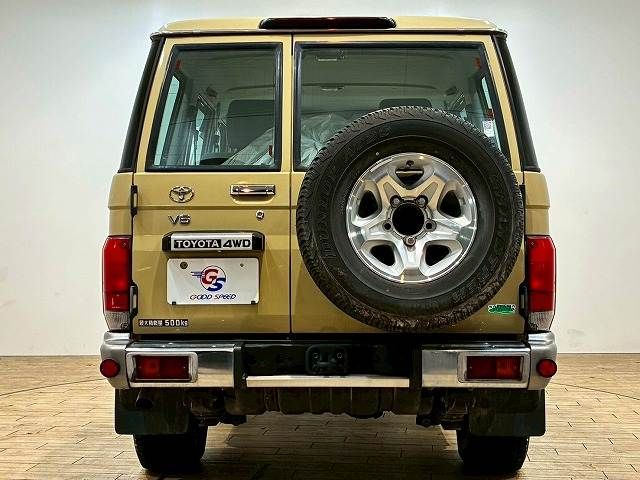 TOYOTA LANDCRUISER van 2015