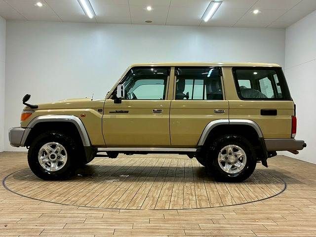 TOYOTA LANDCRUISER van 2015