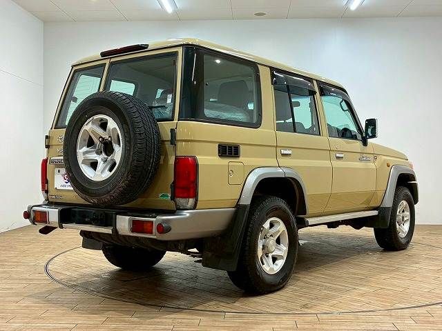 TOYOTA LANDCRUISER van 2015