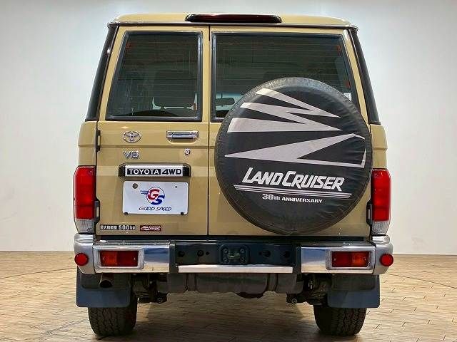 TOYOTA LANDCRUISER van 2015