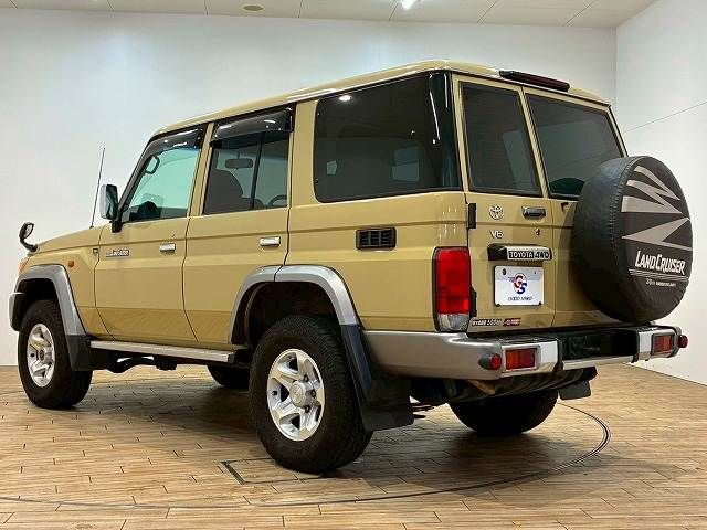 TOYOTA LANDCRUISER van 2015