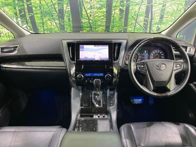 TOYOTA VELLFIRE 2015