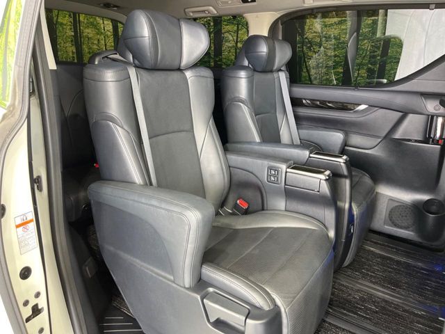 TOYOTA VELLFIRE 2015