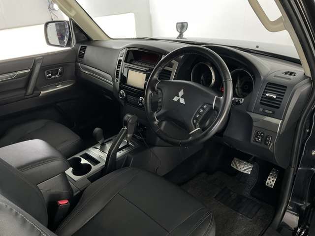 MITSUBISHI PAJERO wagon 2015