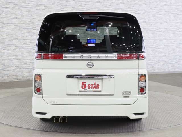 NISSAN ELGRAND 2010