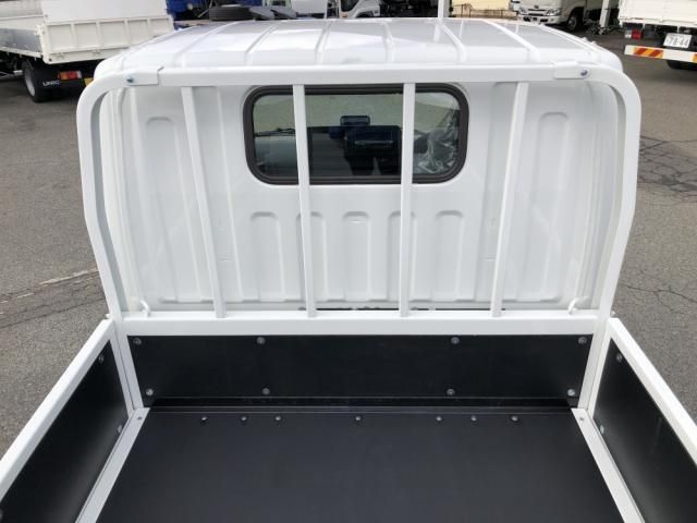 MITSUBISHI CANTER 2025