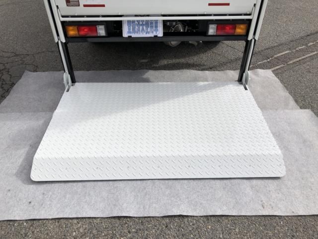 MITSUBISHI CANTER 2025