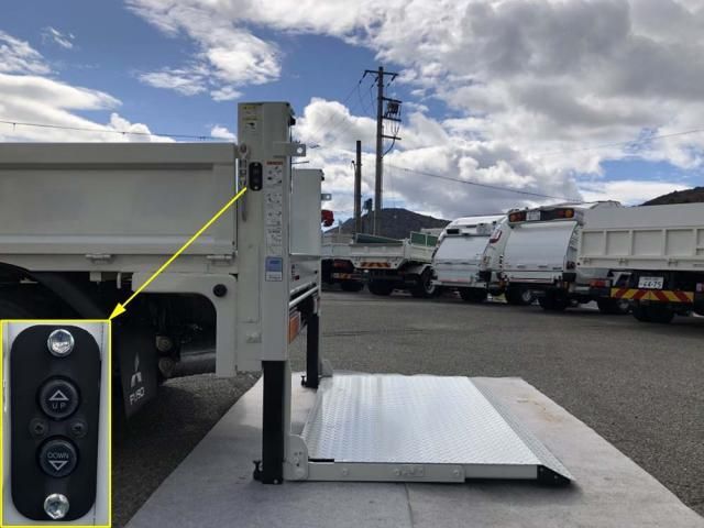 MITSUBISHI CANTER 2025