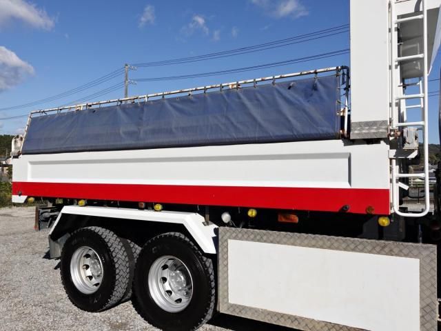 MITSUBISHI FUSOU SUPER GREAT 2014