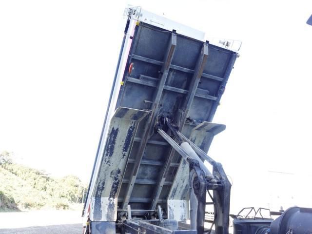 MITSUBISHI FUSOU SUPER GREAT 2014