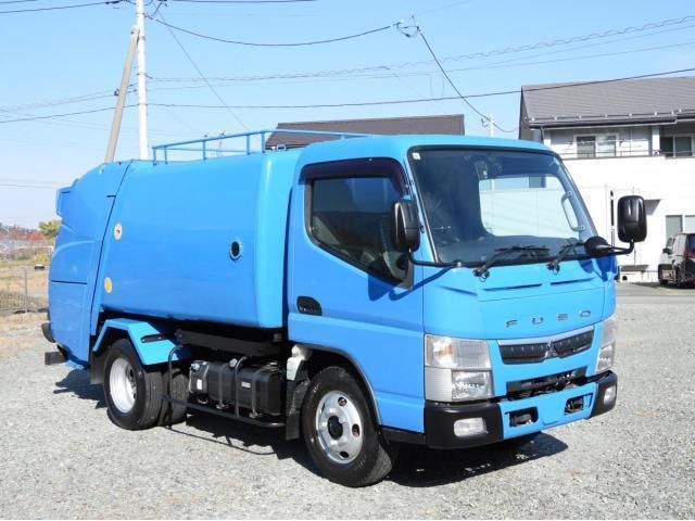 MITSUBISHI CANTER 2016