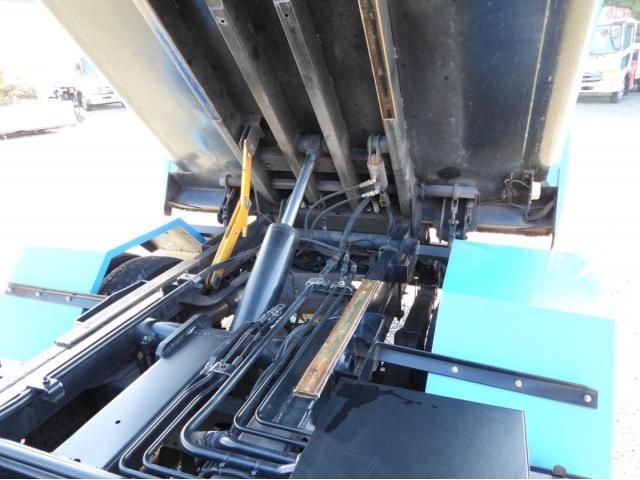 MITSUBISHI CANTER 2016