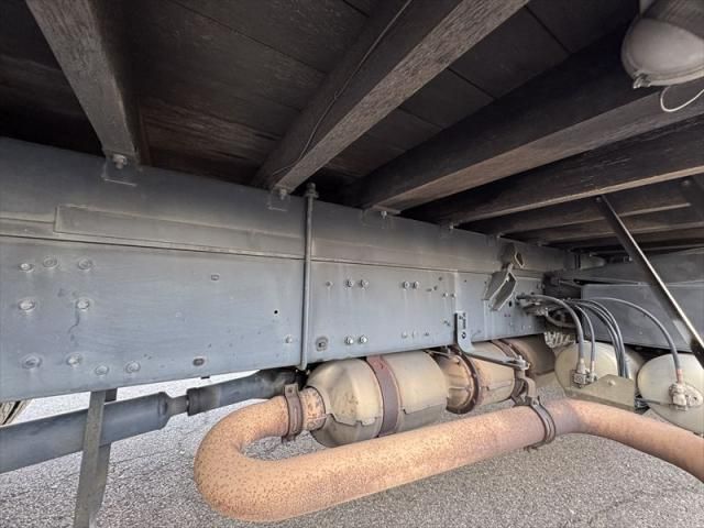 MITSUBISHI FUSOU SUPER GREAT 2011