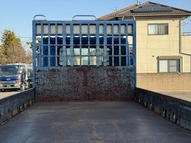 MITSUBISHI FUSOU SUPER GREAT 2011