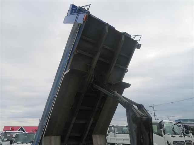 MITSUBISHI FUSOU SUPER GREAT 2015