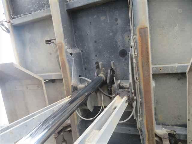 MITSUBISHI FUSOU SUPER GREAT 2015