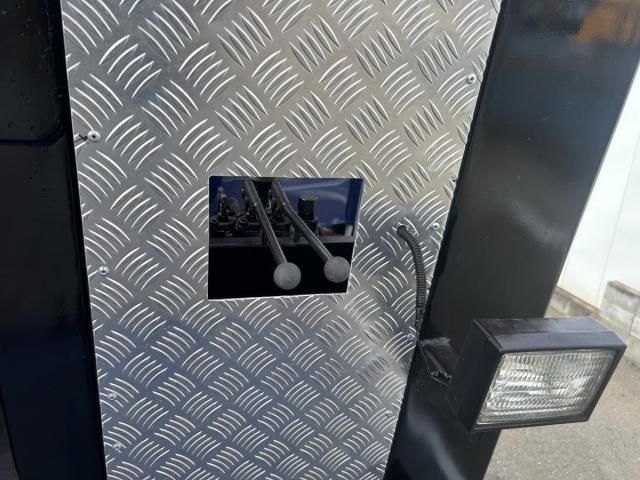 NISSAN DIESEL BigThumb 2003