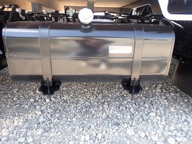 MITSUBISHI CANTER 2025