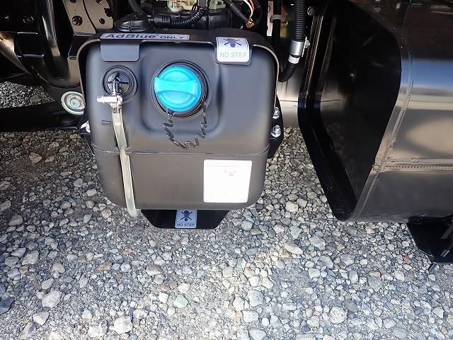 MITSUBISHI CANTER 2025