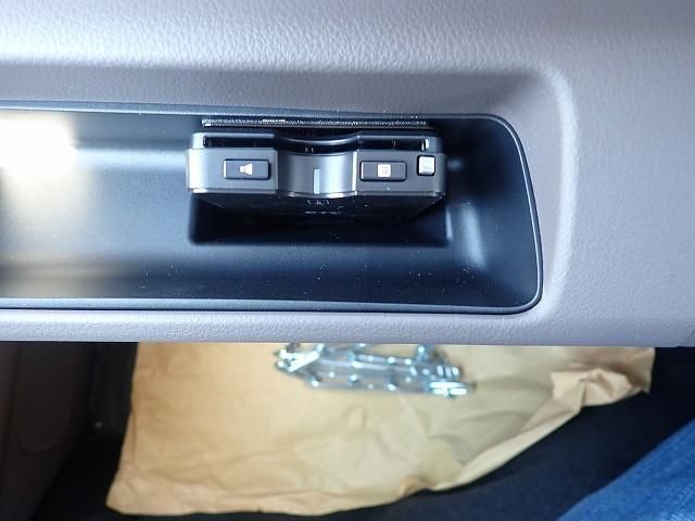 MITSUBISHI CANTER 2025