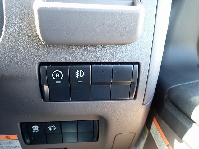 MITSUBISHI CANTER 2025