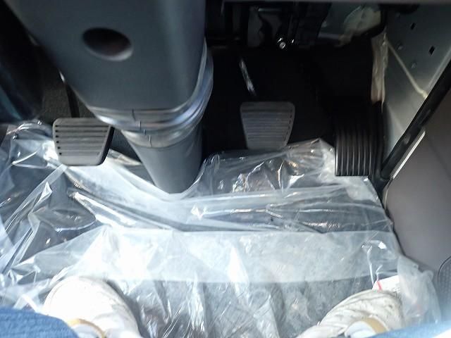 MITSUBISHI CANTER 2025