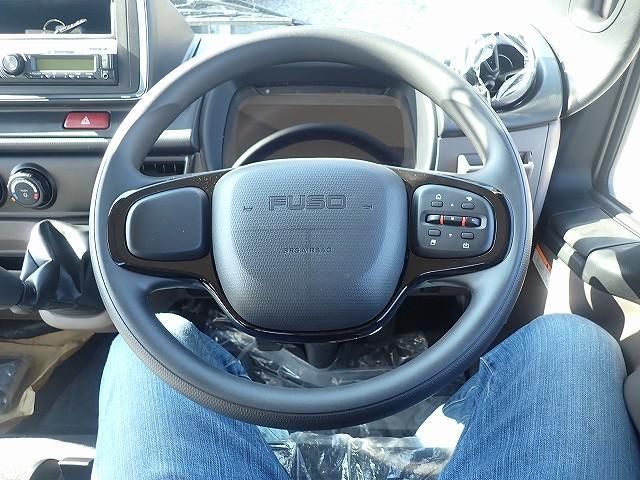 MITSUBISHI CANTER 2025