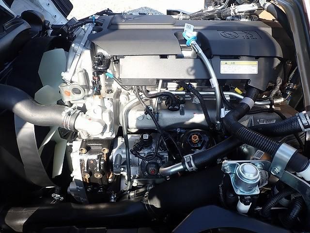 MITSUBISHI CANTER 2025