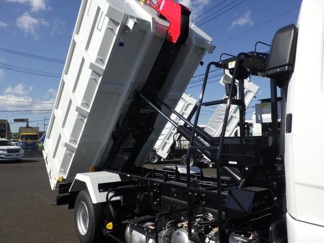 MITSUBISHI FUSOU FIGHTER 2025