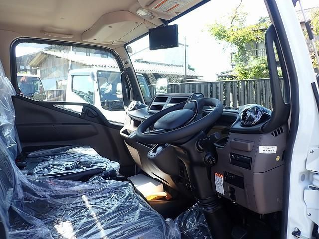 MITSUBISHI CANTER 2025