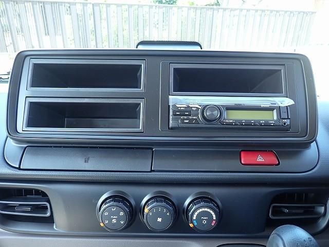 MITSUBISHI CANTER 2025