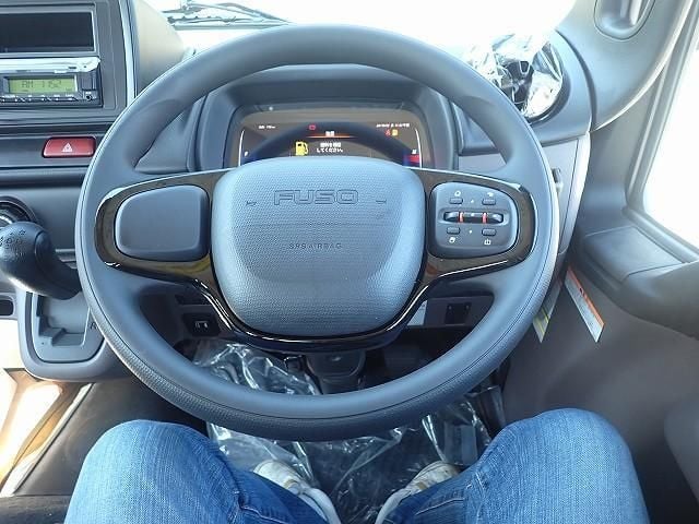 MITSUBISHI CANTER 2025