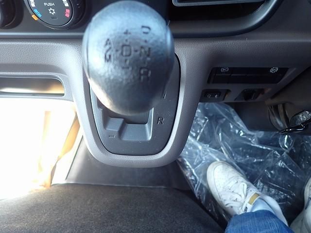 MITSUBISHI CANTER 2025