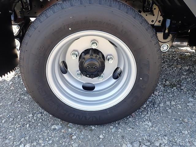 MITSUBISHI CANTER 2025