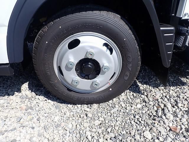 MITSUBISHI CANTER 2025